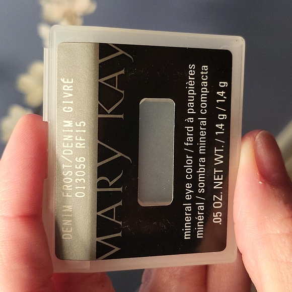 Denim Frost Eyeshadow by Mary Kay - Picture 2 of 3